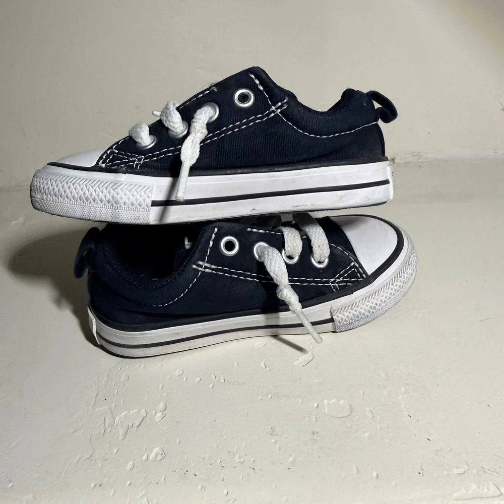Converse sneakers ❣️packaged